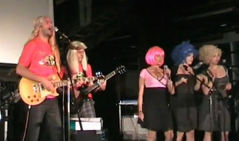 Sunday night band.jpg - Some of the high class entertainment that we sadly missed